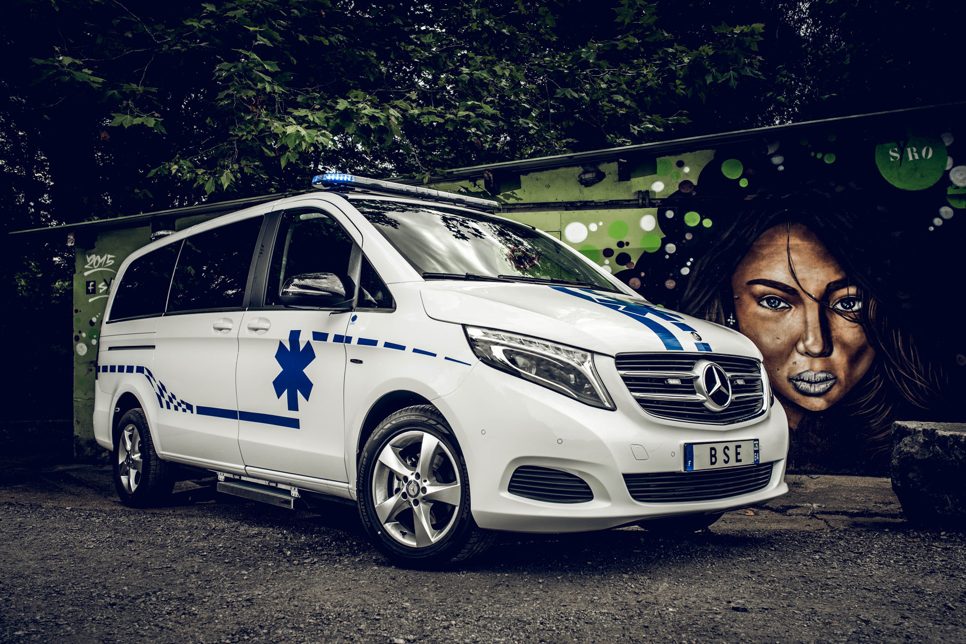 image-test ambulance mercedes classe V