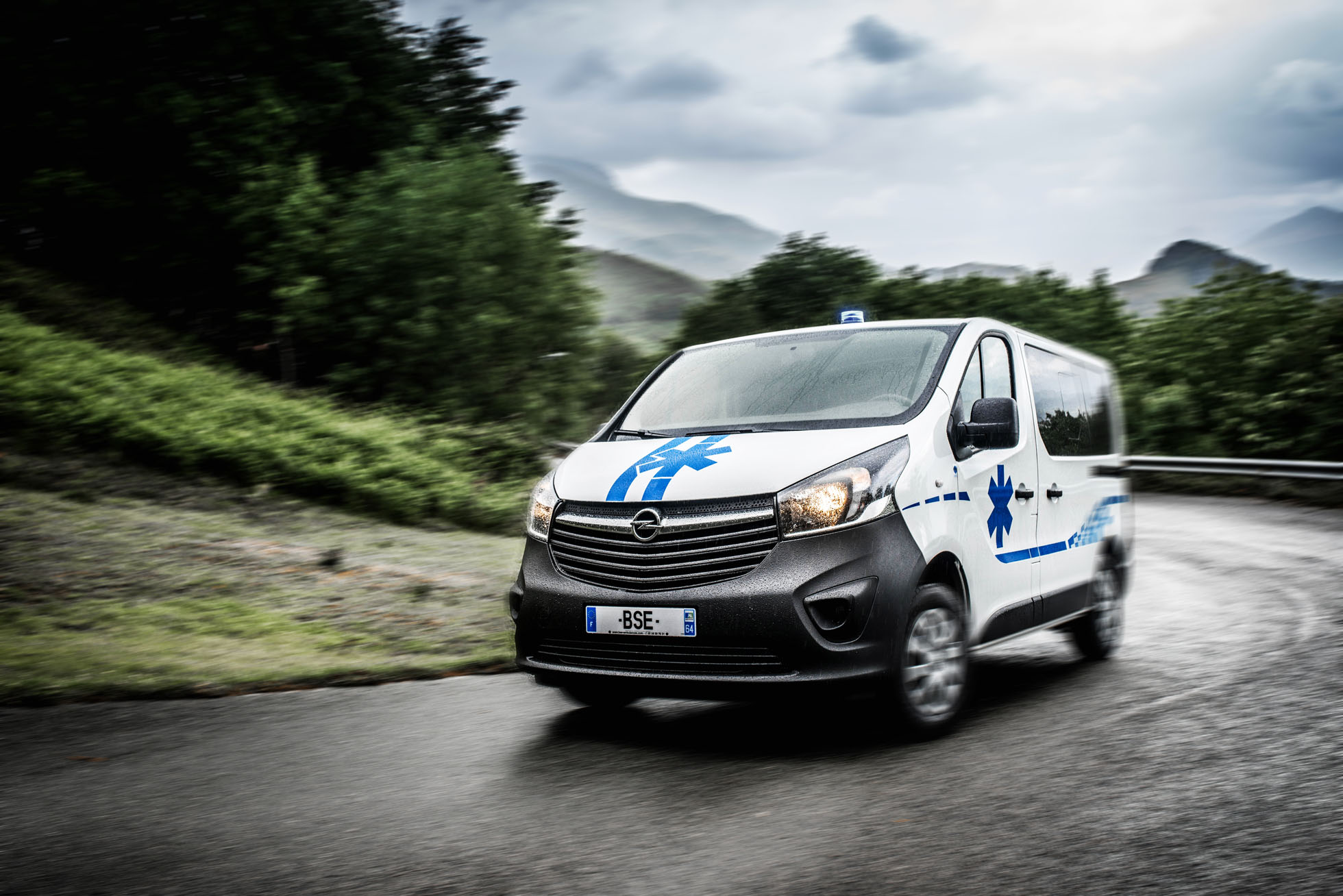 image-test ambulance Opel Vivaro