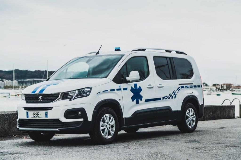 image-test ambulance Peugeot