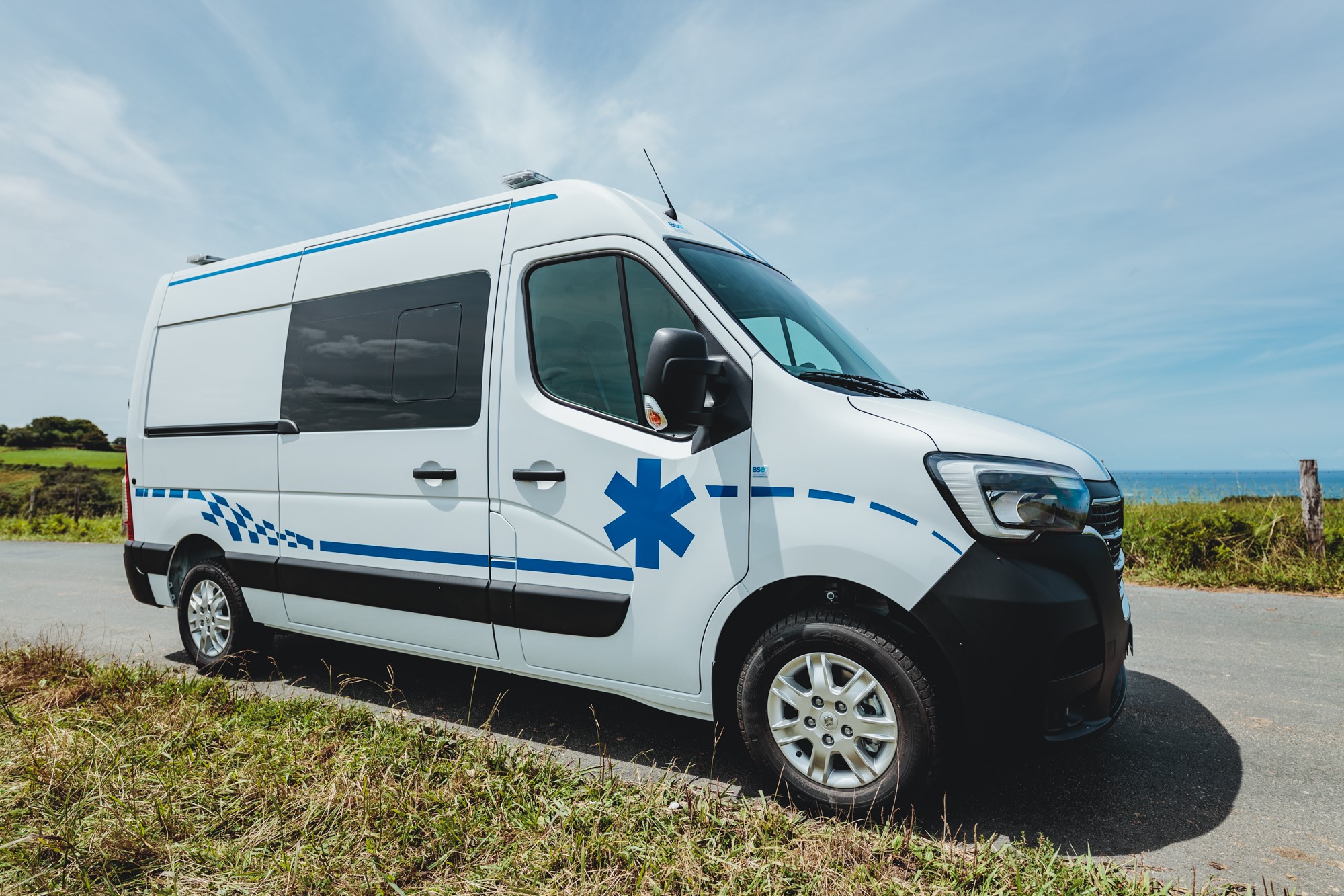 Ambulance Renault Master 4 illustration