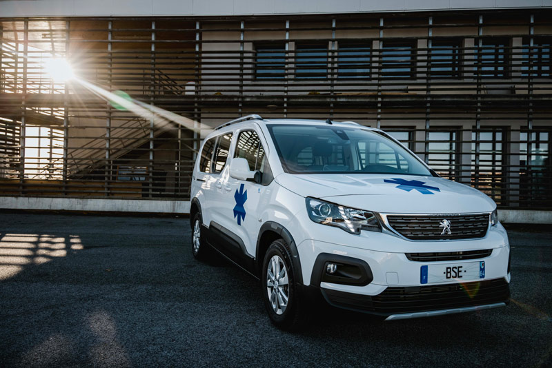 Ambulance TPMR médicalisé Peugeot Rifter Horizon logo-BSE-ambulances-VSAV-sanitaire