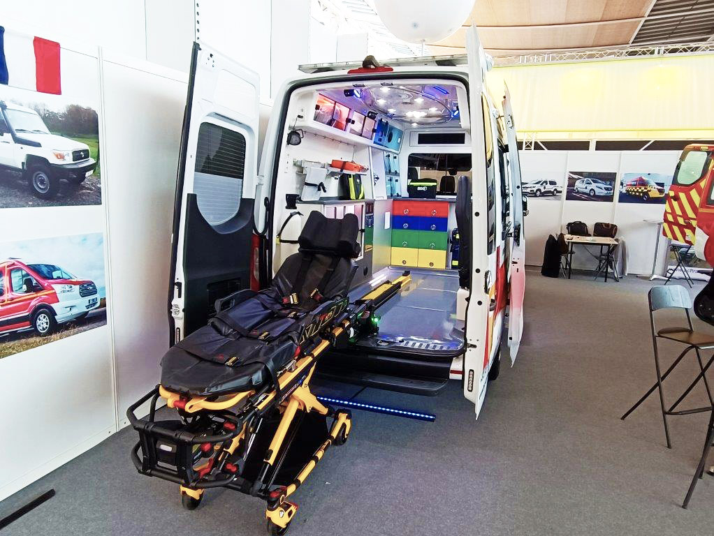 Salon Interschutz ambulances secours 4x4