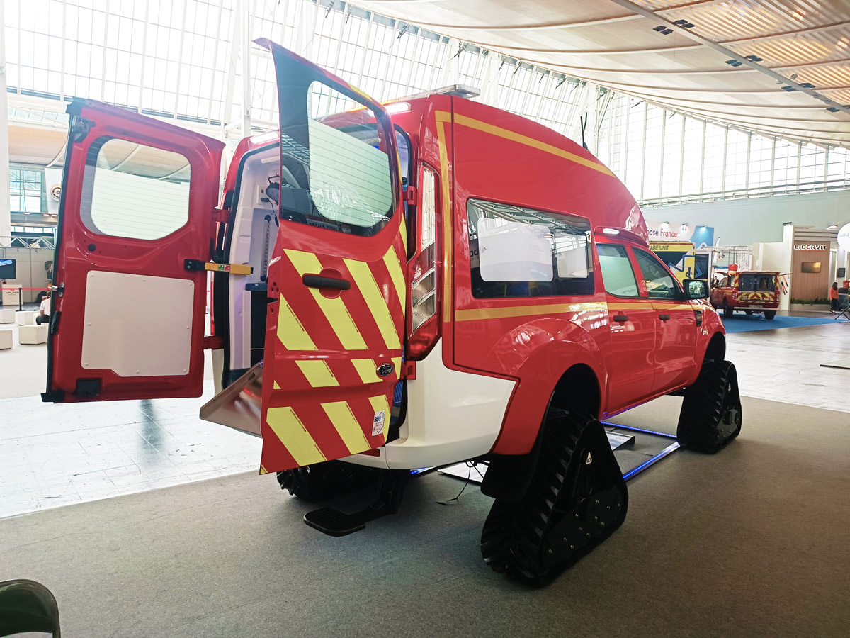 Salon Interschutz ambulances secours 4x4