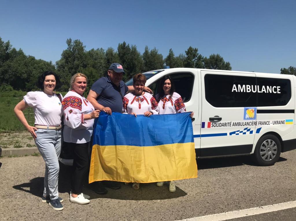 Remise des clés à la frontière entre la Roumanie et l'Ukraine