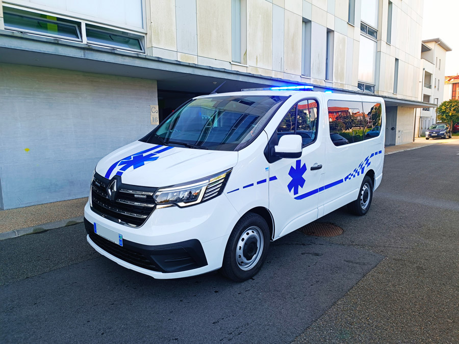 image-test Nouveau Renault Trafic Ambulance Type A