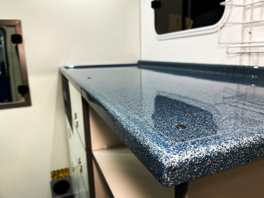 UMH Mercedes Sprinter 4x4 (SAMU 89)