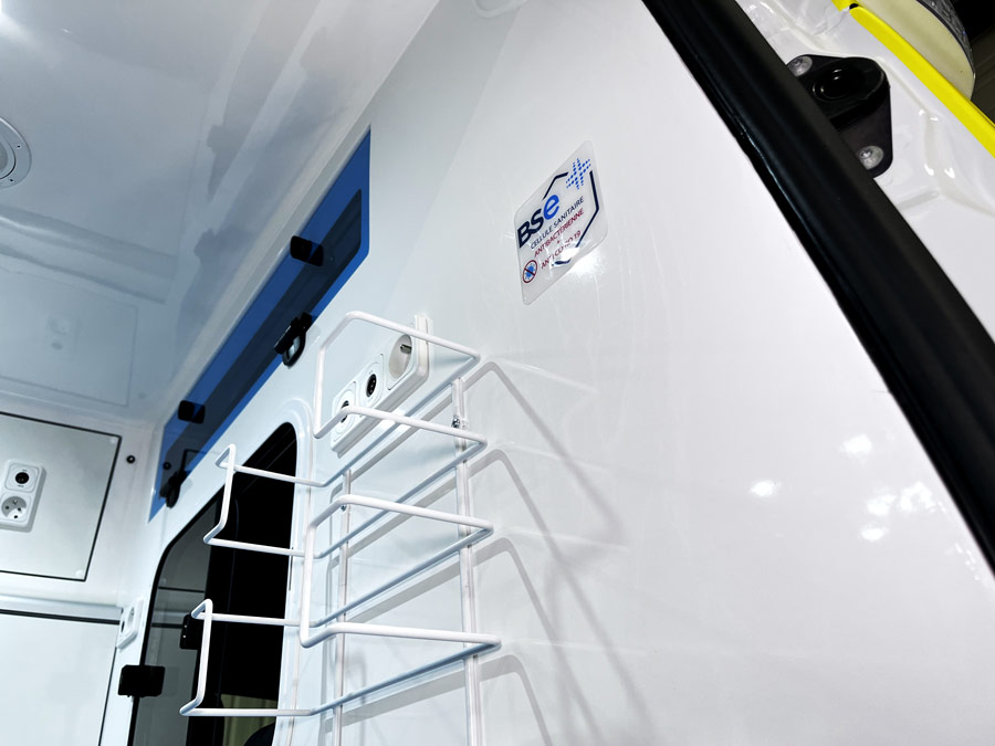 UMH Mercedes Sprinter 4x4 (SAMU 89)