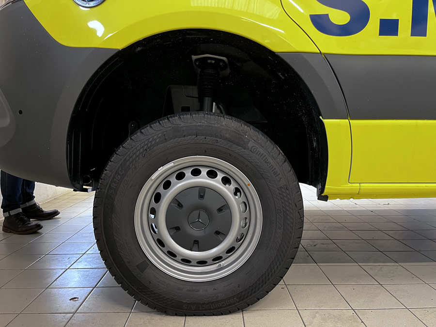 UMH Mercedes Sprinter 4x4 (SAMU 89)