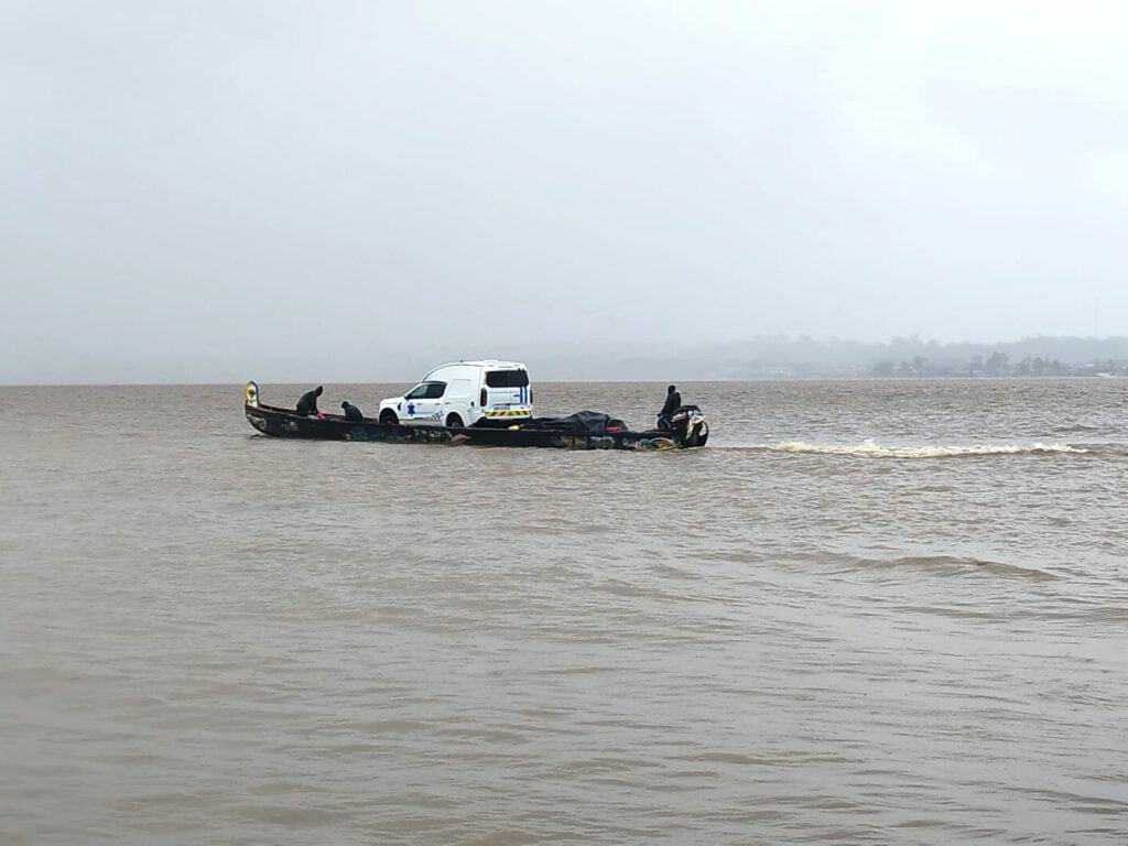 Traversée de l'Amazone pour une livraison de Ford Ranger 4x4