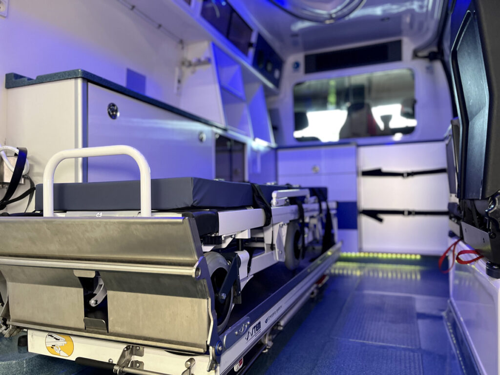 Photos ambulance VPSP Renault Master SNSM 29