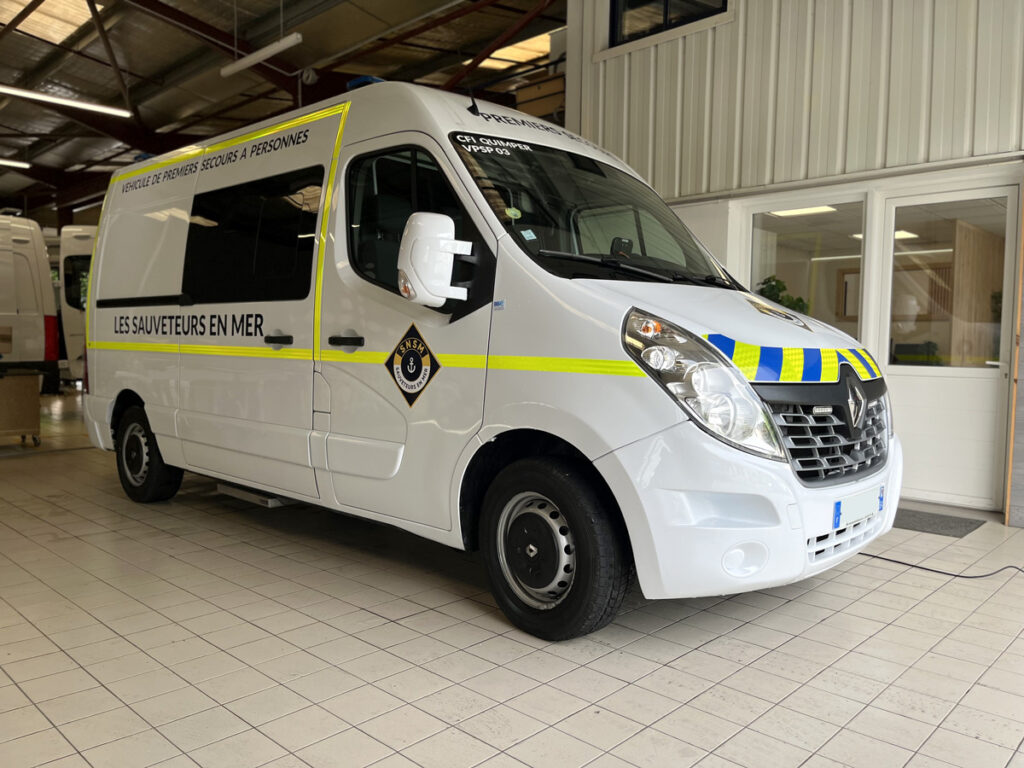 Photos ambulance VPSP Renault Master SNSM 29