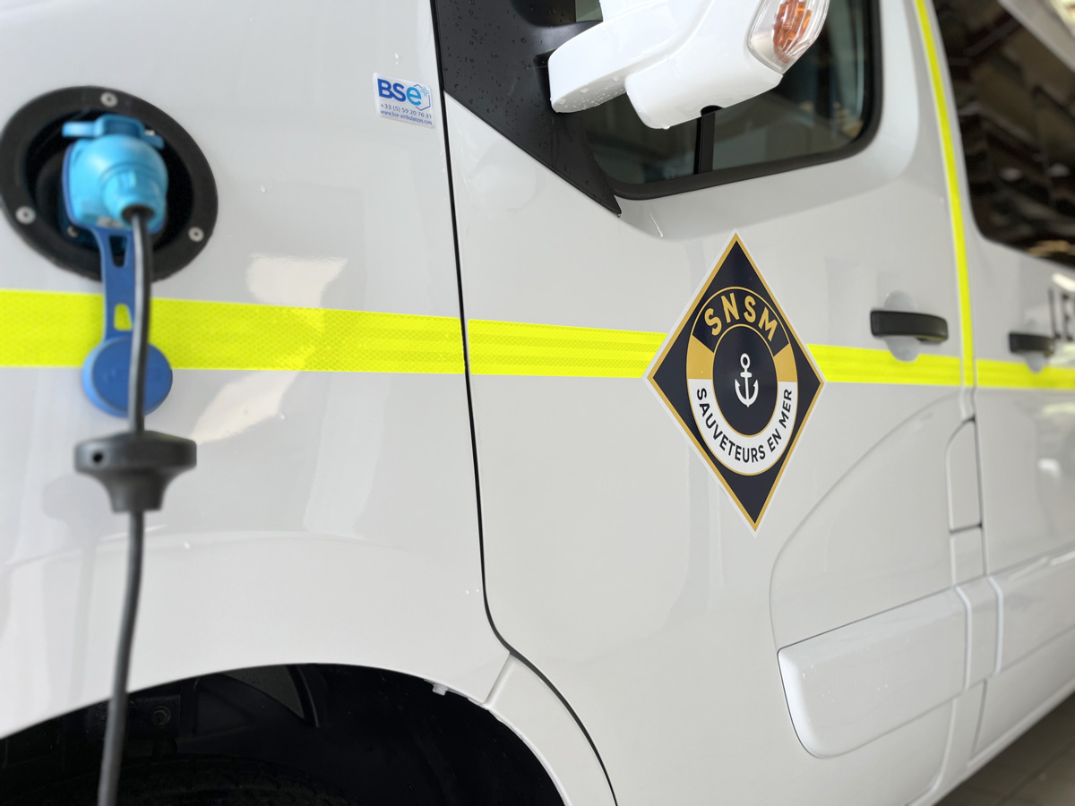 Photos ambulance VPSP Renault Master SNSM 2