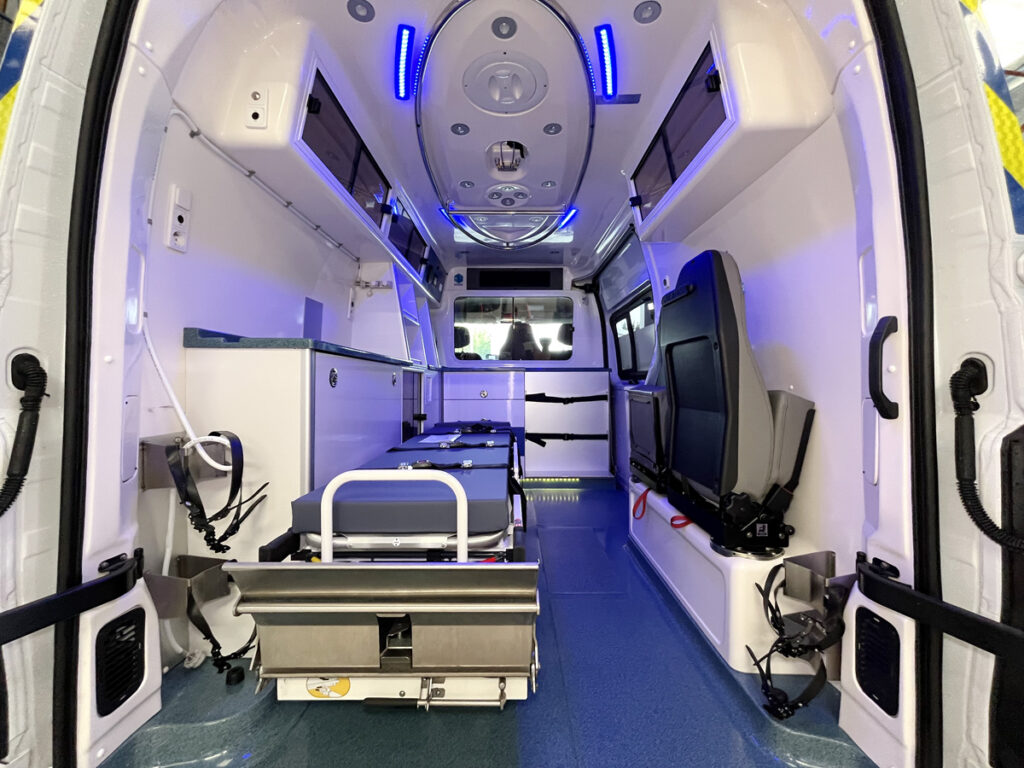 Photos ambulance VPSP Renault Master SNSM 29