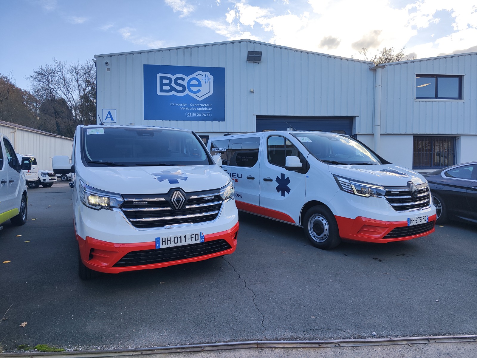 2 Renault Trafic neufs pour Ambulances Caro à Compiègne (60)